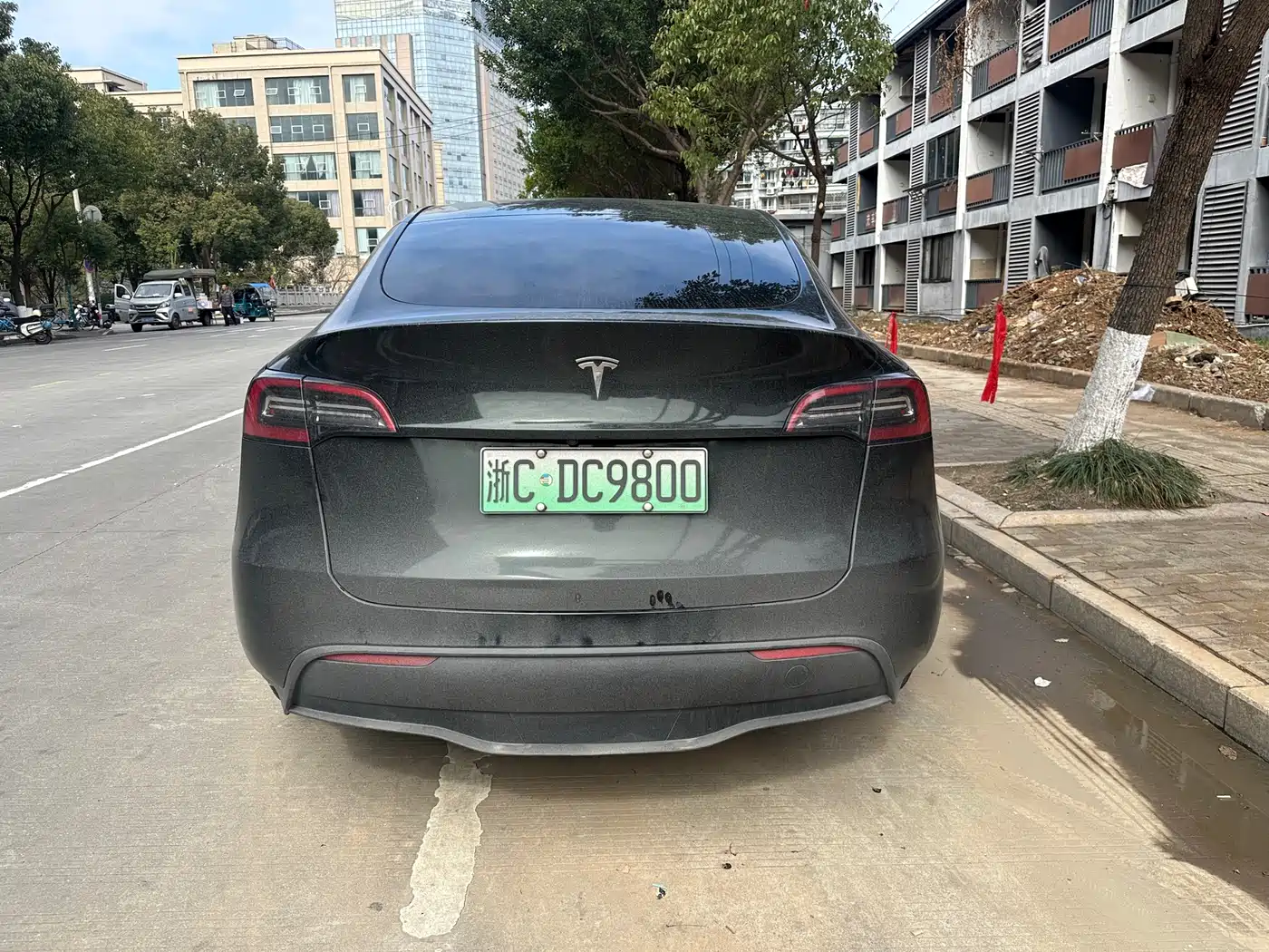 TESLA MODEL Y