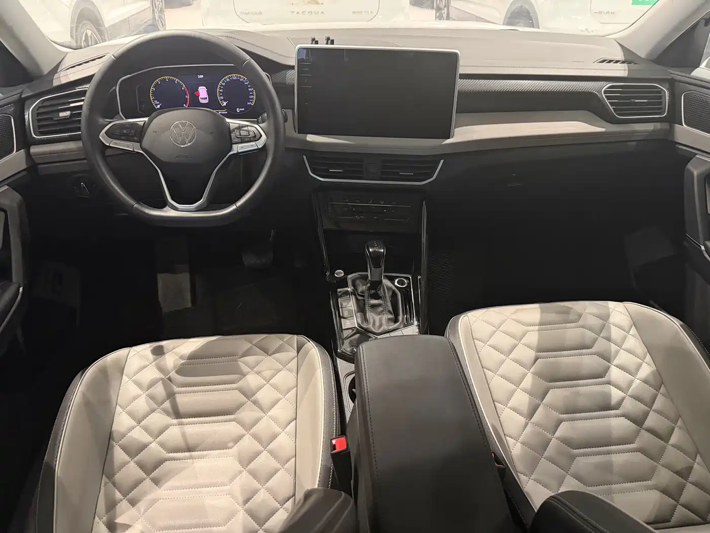 Volkswagen Tayron 2023 300TSI 2WD Luxury Plus Advanced Edition фото 6