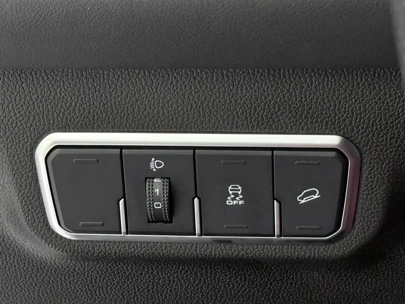 Haval M6 2023 PLUS 1.5T DCT Luxury Smart Connect фото 19