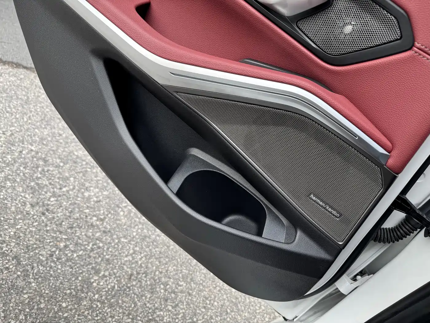 BMW 3 Series 2024 325i M Sport Shadowline Package фото 7