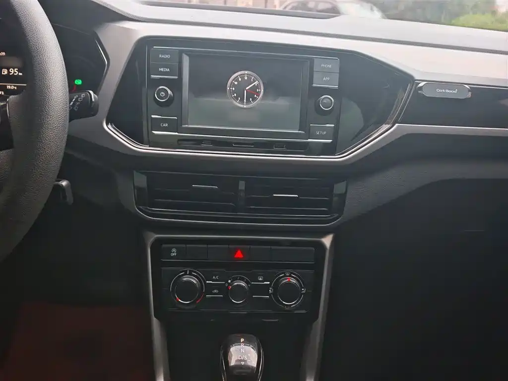 Volkswagen T-Cross 2019 1.5L Automatic Comfort Edition фото 7