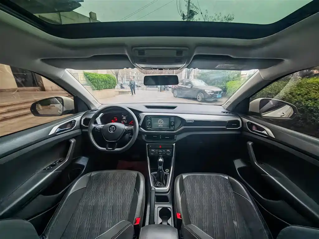 Volkswagen T-Cross 2019 1.5L Automatic Comfort Edition фото 21