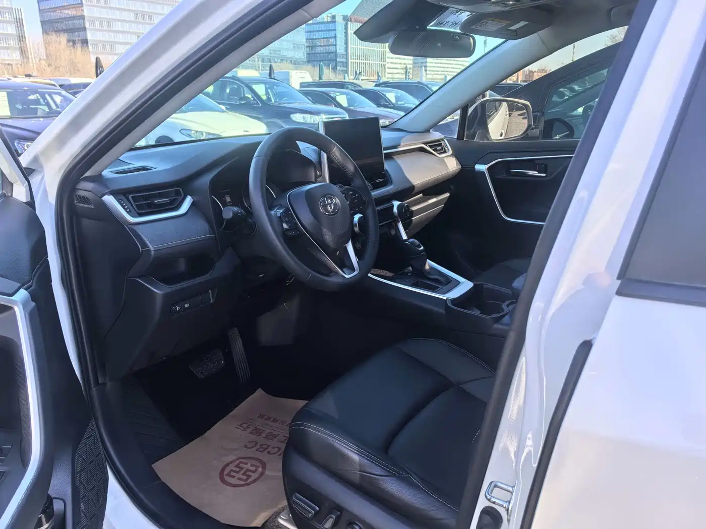 Toyota Wildlander 2022 2.0L CVT FWD Luxury Edition фото 6