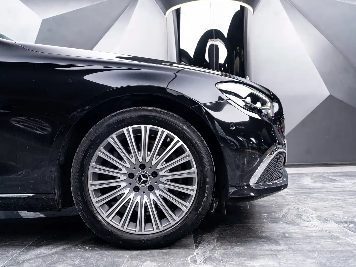 Mercedes-Benz E-Class 2023 E 300 L Luxury фото 9