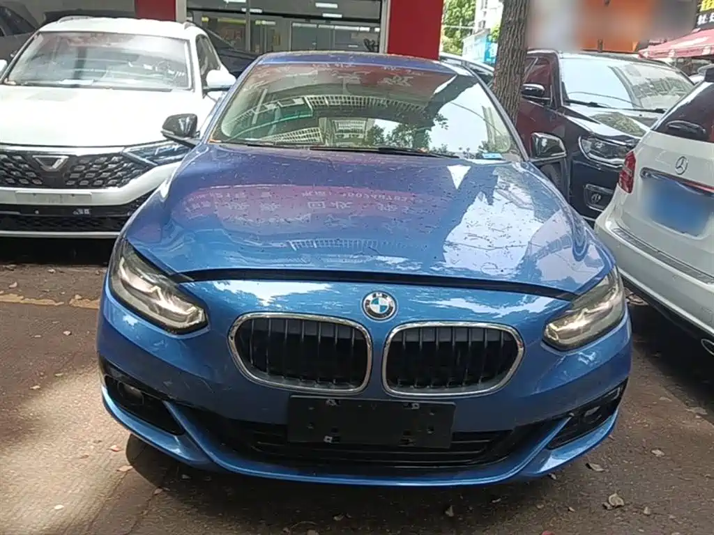 BMW 1 Series 2017 118i Sport фото 3