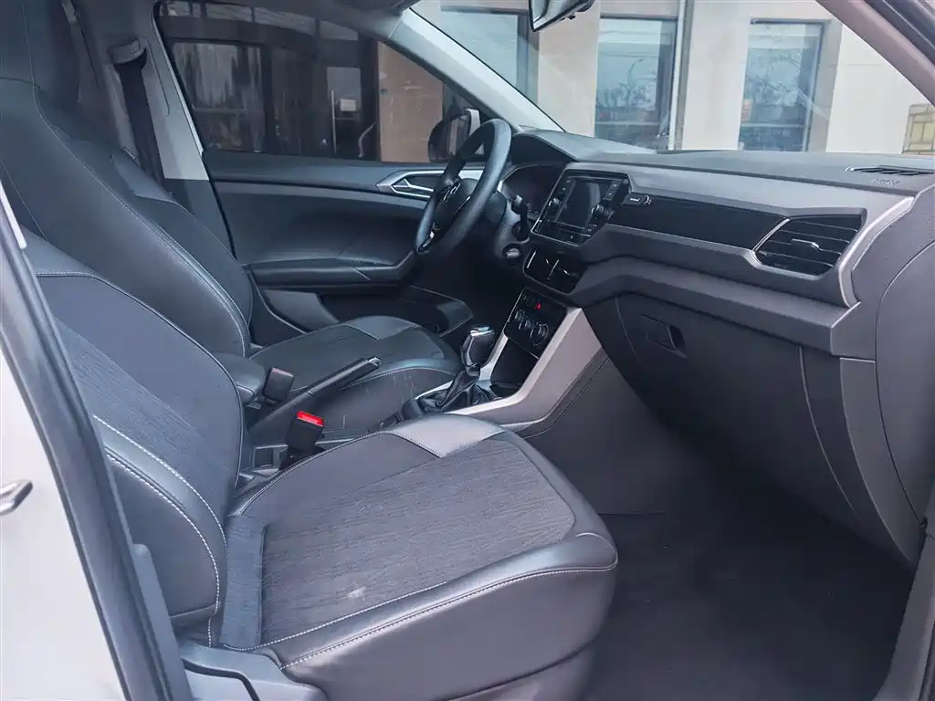 Volkswagen T-Cross 2019 1.5L Automatic Comfort Edition фото 4