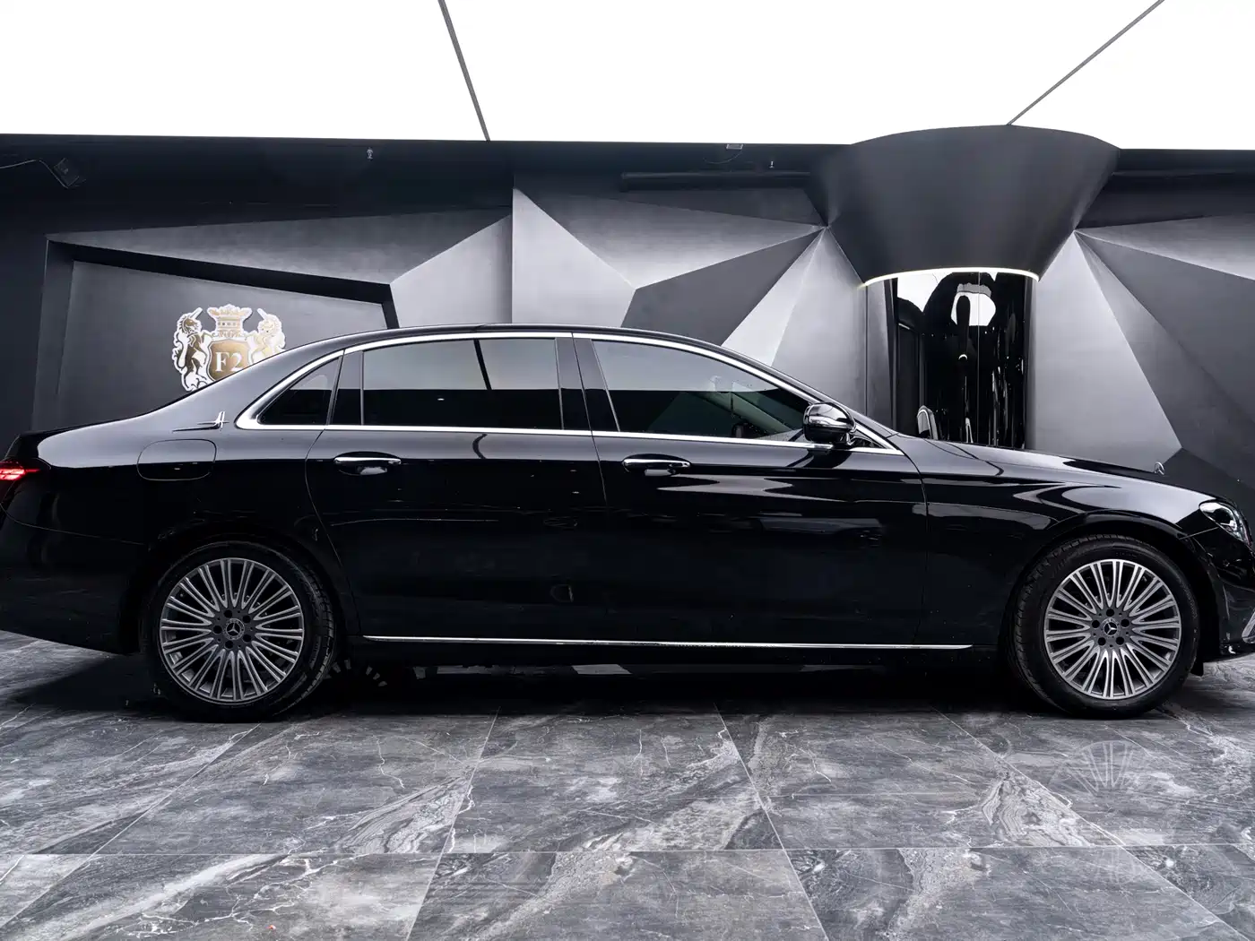 Mercedes-Benz E-Class 2023 E 300 L Luxury фото 8