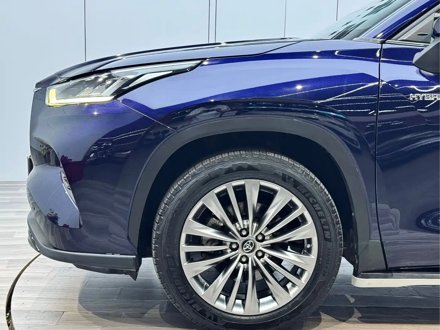 Toyota Highlander 2022 Dual Engine 2.5L 4WD Supreme Edition 7-Seater фото 24