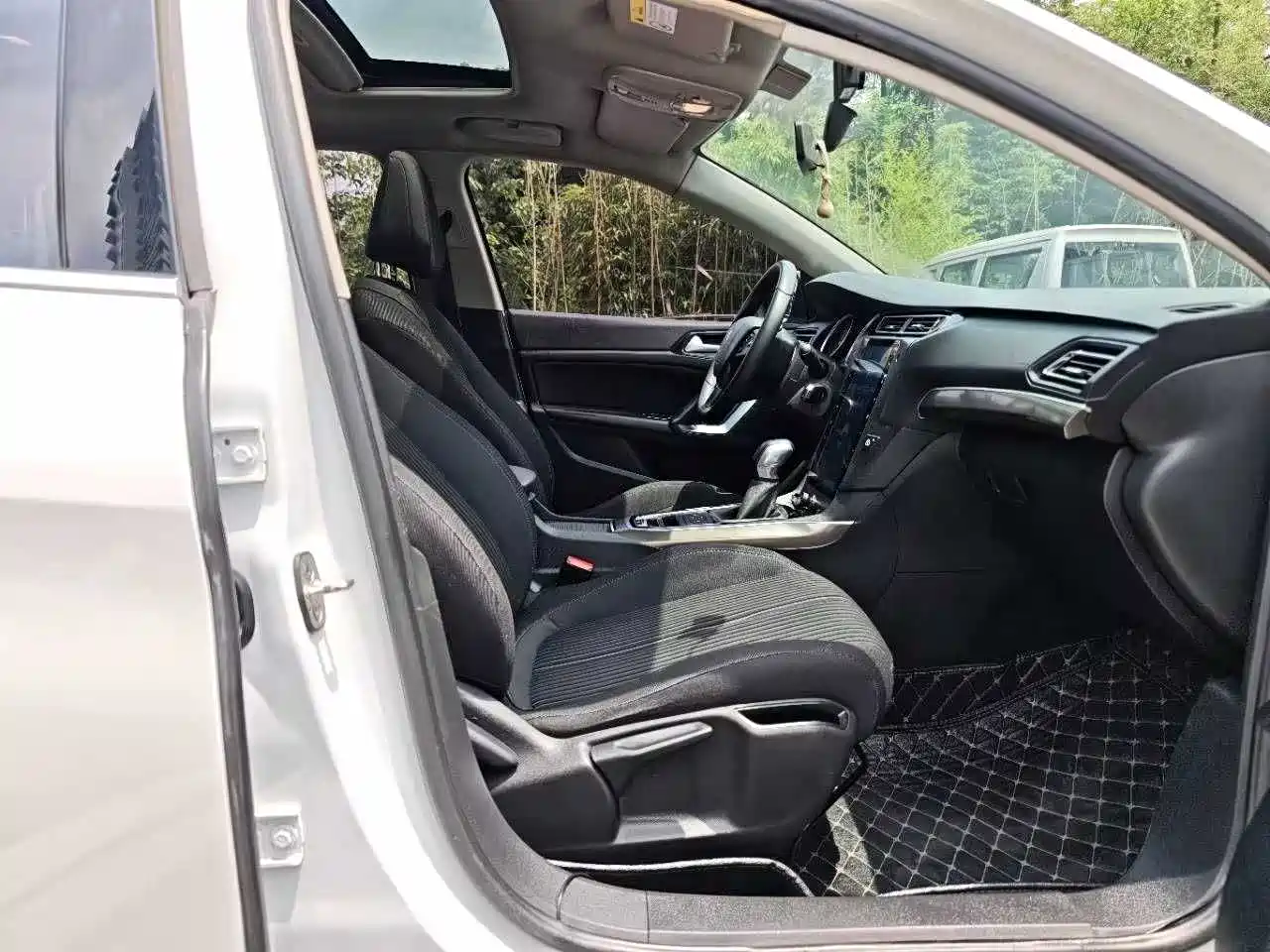 Peugeot 408 2018 Facelift 350THP Automatic Luxury фото 6