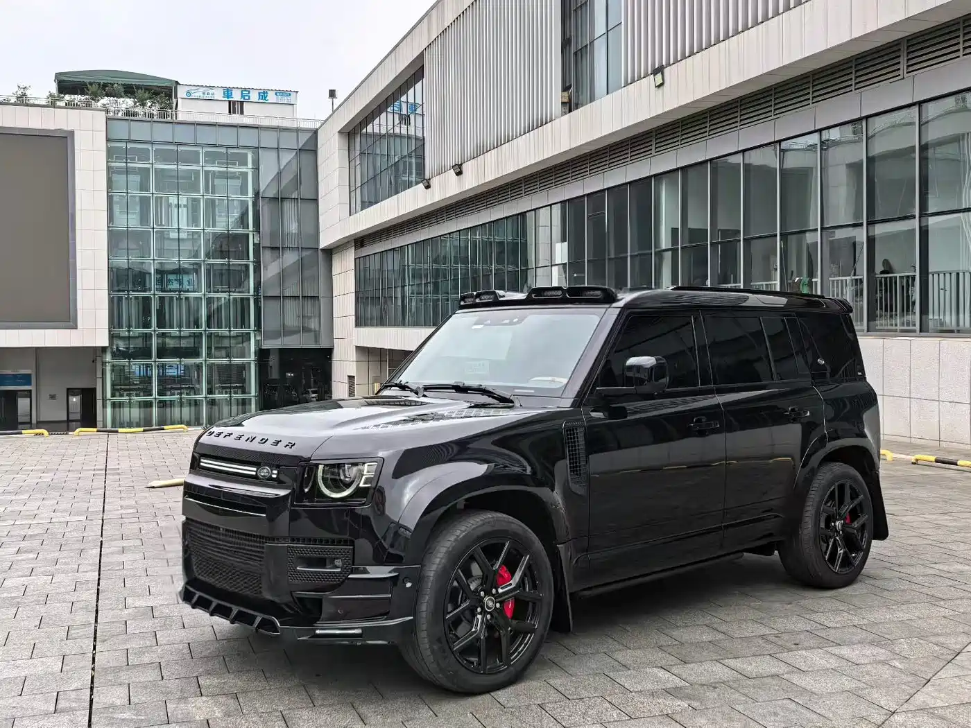Land Rover Defender 2024 110 3.0T P400 X-DYNAMIC HSE