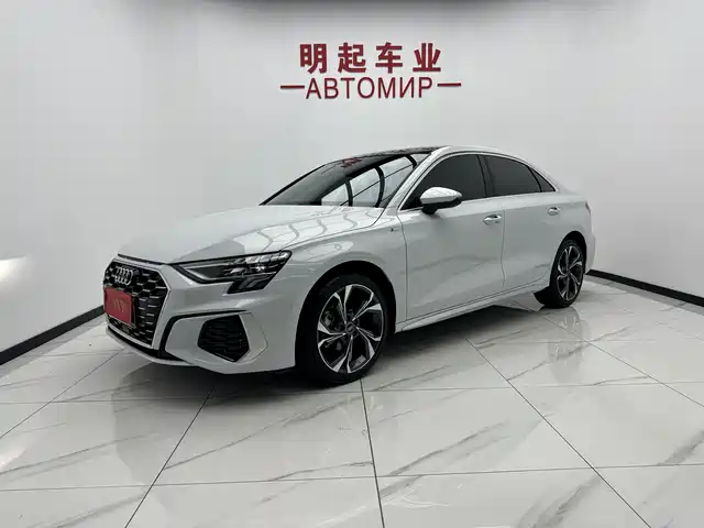 Audi A3 2023 Sportback 35 TFSI Luxury Sport