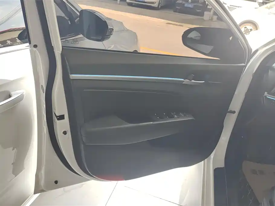 Hyundai Elantra 2020 1.5L CVT Smart Style·Elite фото 7