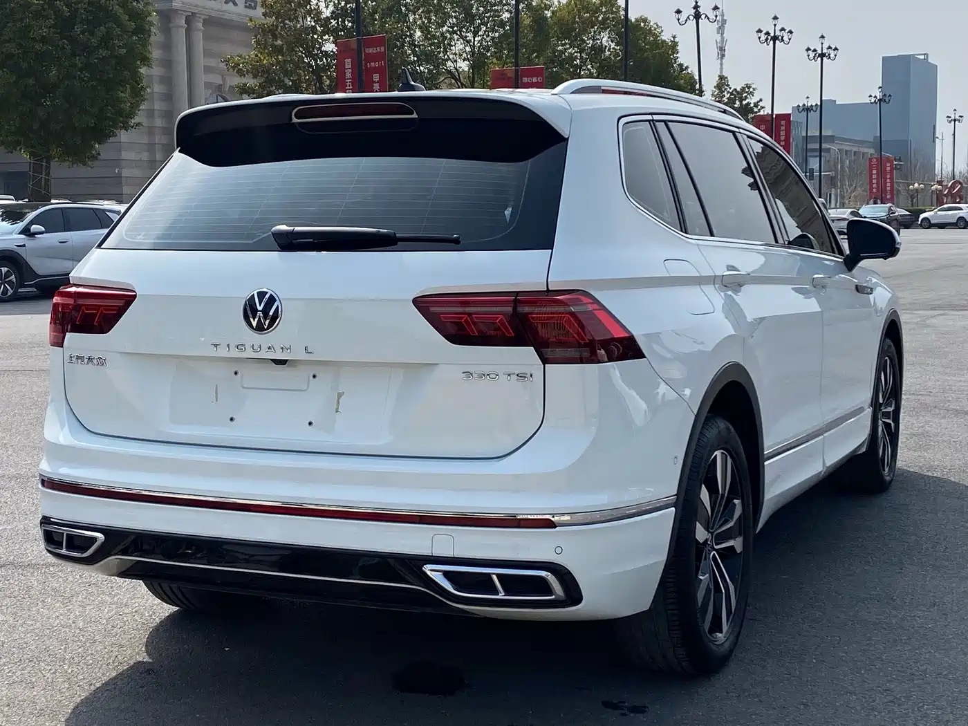 VOLKSWAGEN TIGUAN L