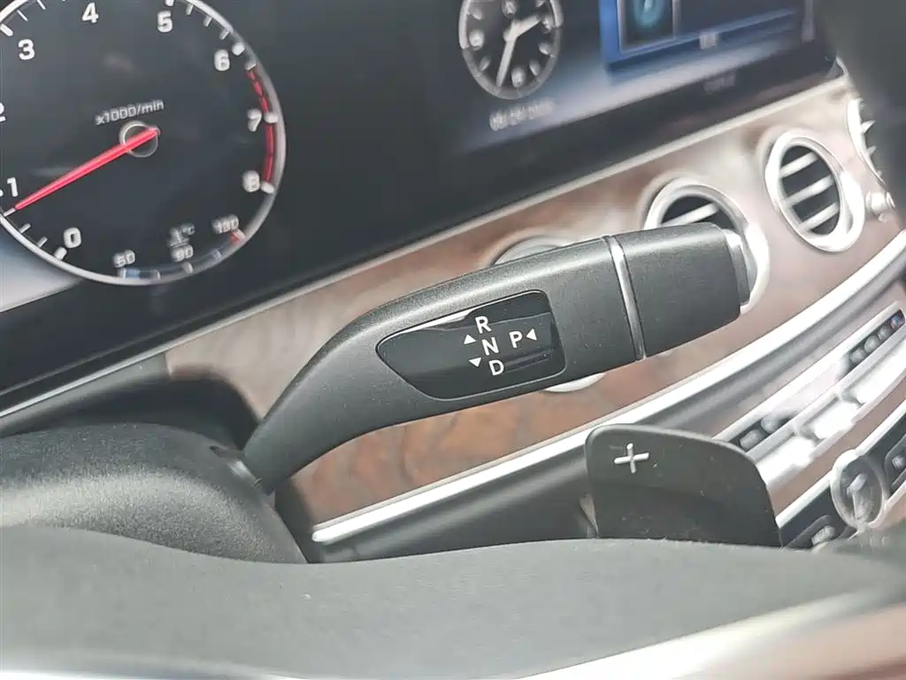 Mercedes-Benz E-Class 2019 E 200 L фото 14