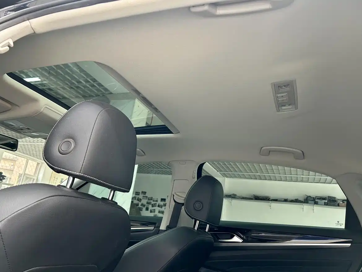 Volkswagen Passat 2022 280TSI Elite Edition фото 18