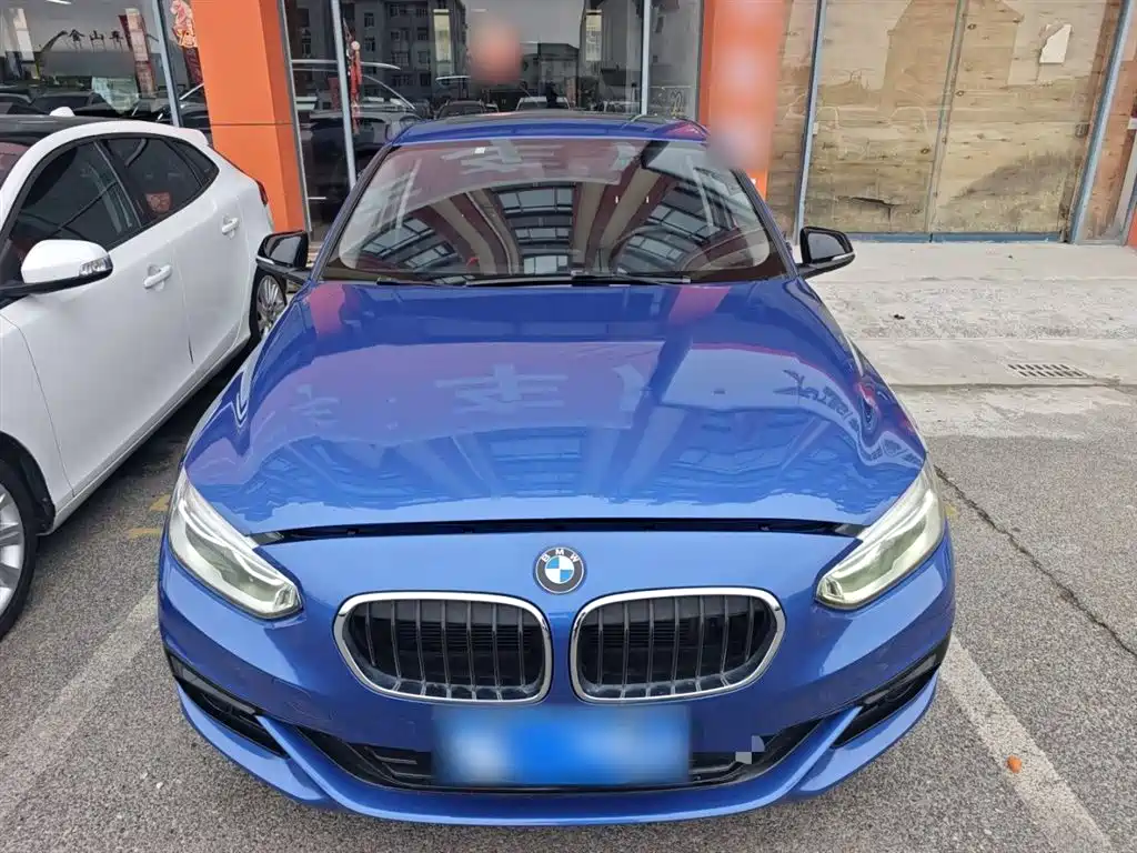 BMW 1 Series 2018 Facelift 118i Sport фото 3