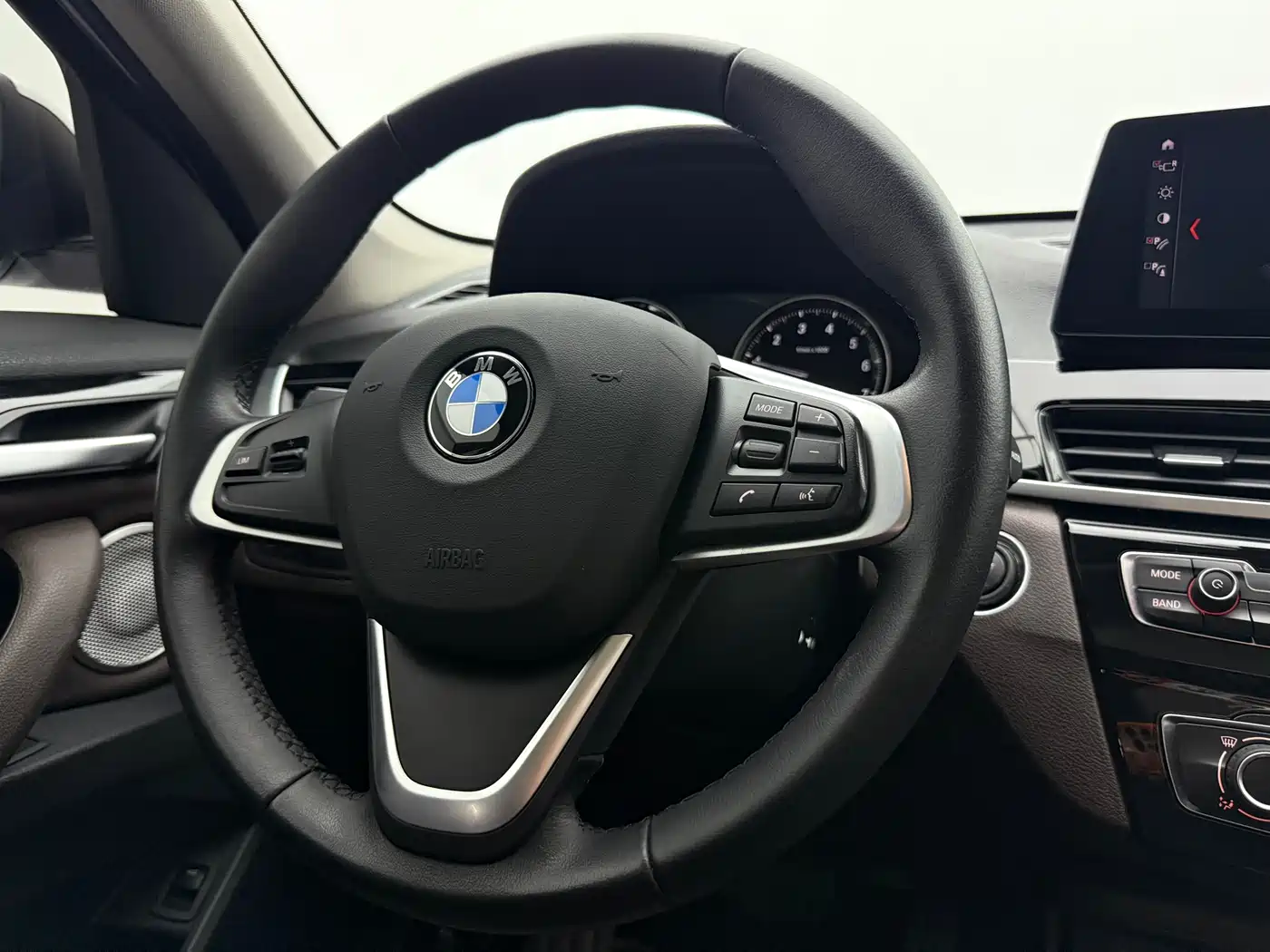 BMW X1 2022 sDrive20Li Fashion фото 12