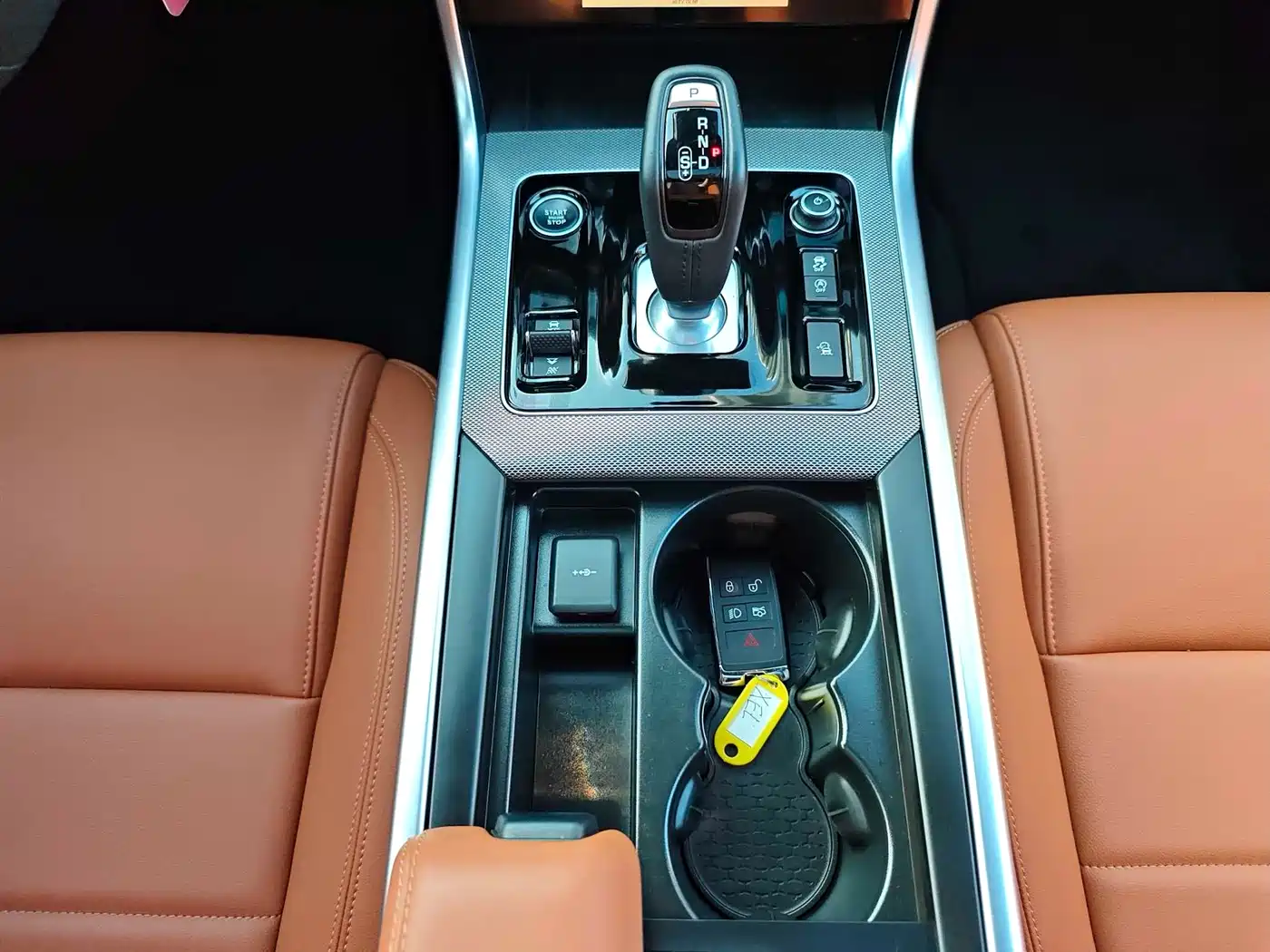Jaguar XEL 2024 Model 2.0T 250PS R-DYNAMIC S Progressive Sport Edition фото 19