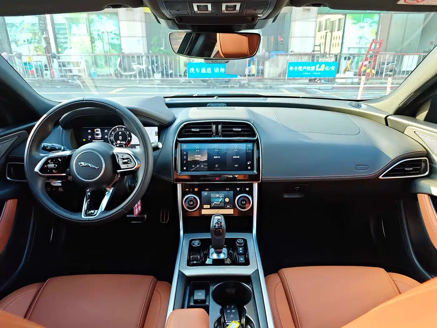 Jaguar XEL 2024 Model 2.0T 250PS R-DYNAMIC S Progressive Sport Edition фото 10