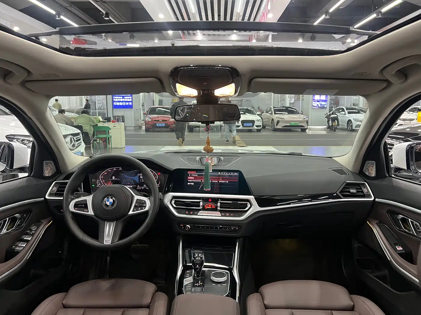 BMW 3 Series 2020 320Li M Sport Package фото 11