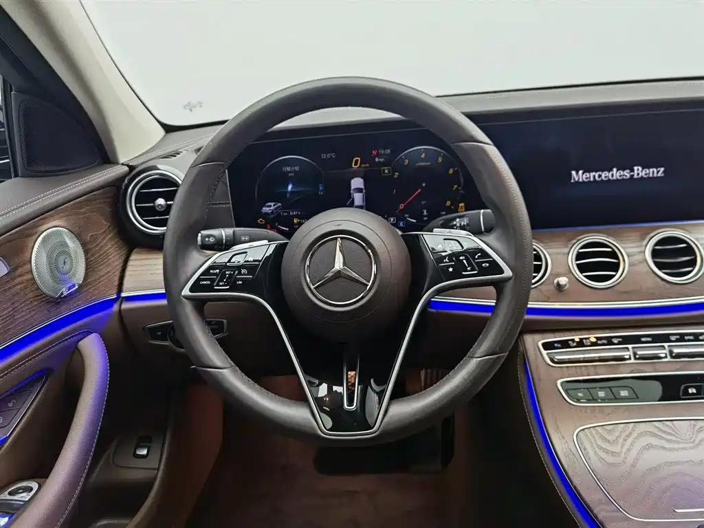 Mercedes-Benz E-Class 2023 Facelift E 300 L Luxury фото 11