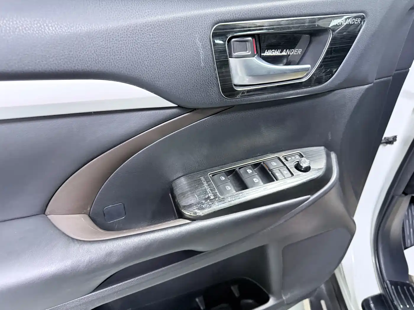 Toyota Highlander 2018 2.0T 4WD Luxury 7-seater (China V) фото 9