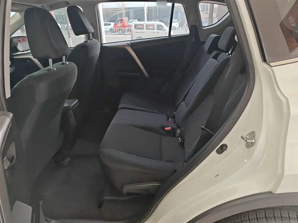 Toyota RAV4 Rongfang 2016 2.0L CVT 2WD Comfort (China V) фото 16