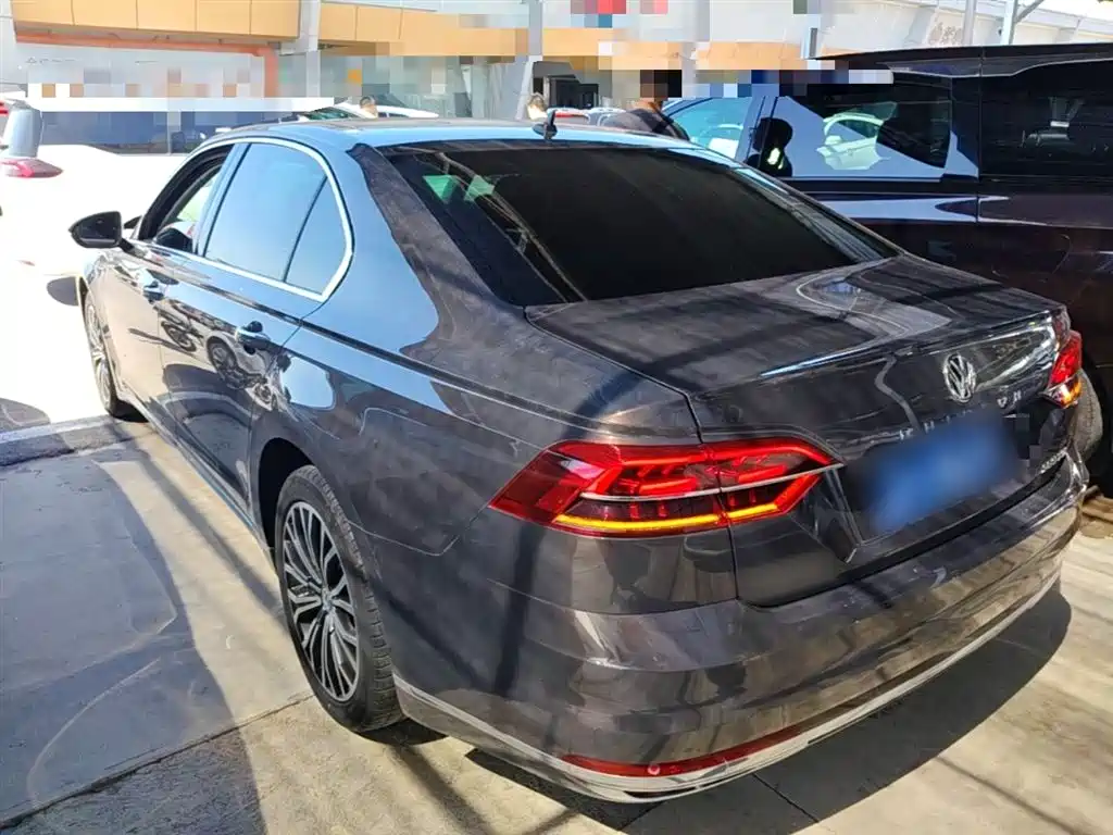 Volkswagen Phideon 2018 Facelift 380TSI FWD Business фото 5