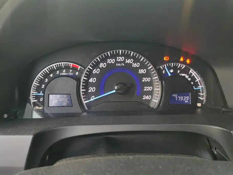 Toyota Camry 2015 2.0G Leading Edition фото 14