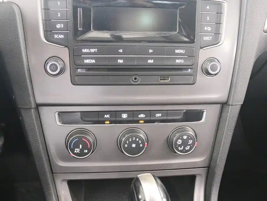 Фото 8 - Volkswagen Golf