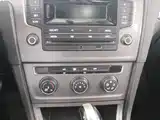 Photo 8 - Volkswagen Golf