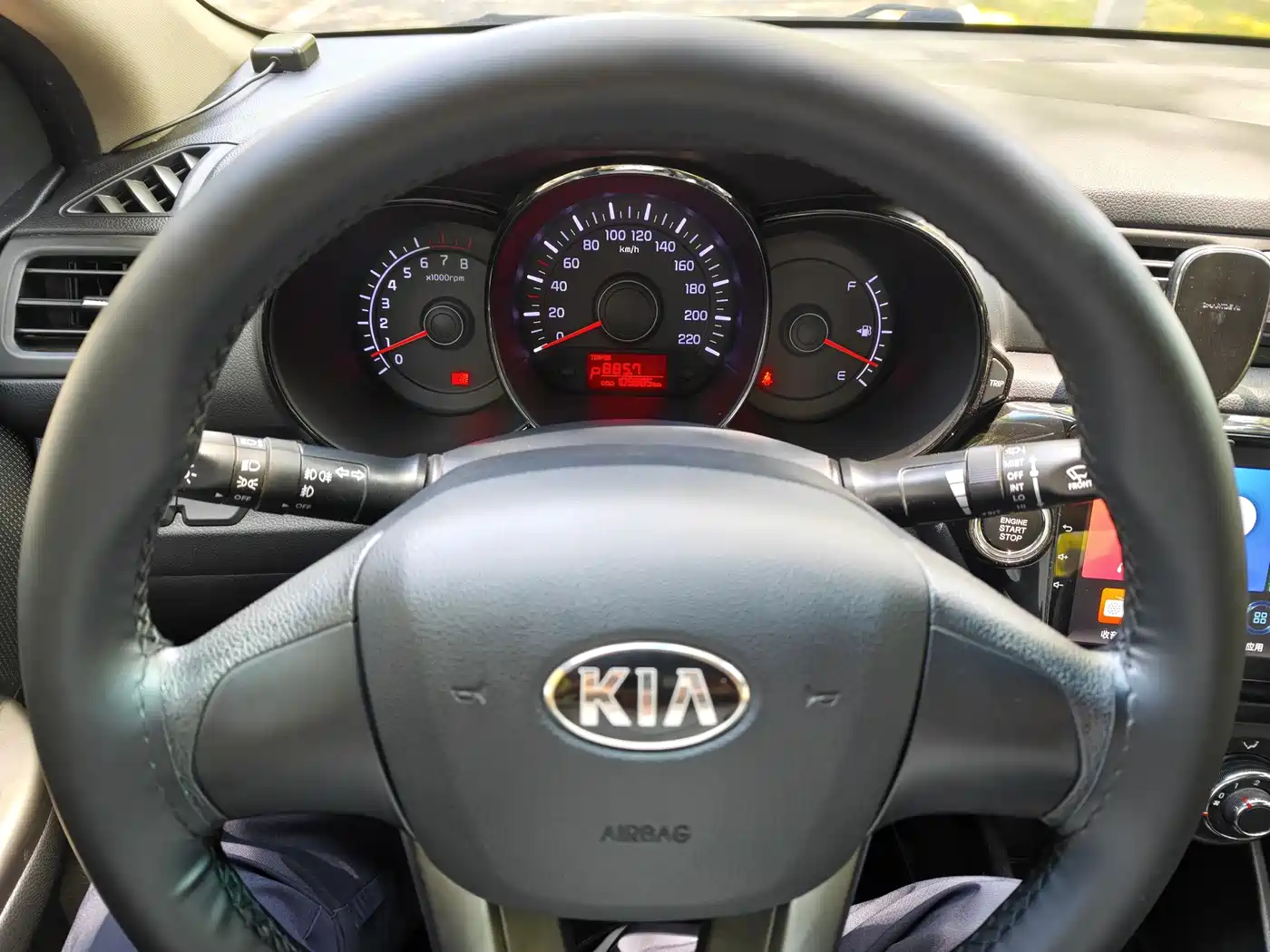 Kia K2 2012 Sedan 1.4L AT GLS Commemorative Edition фото 10