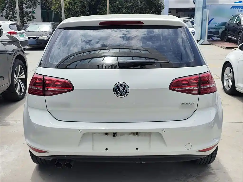 Volkswagen Golf 2016 230TSI Automatic Comfort фото 6