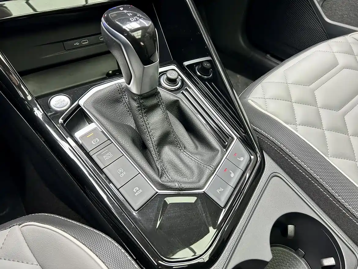 Volkswagen Tayron 2023 280TSI 2WD Luxury Plus Advanced Edition фото 17
