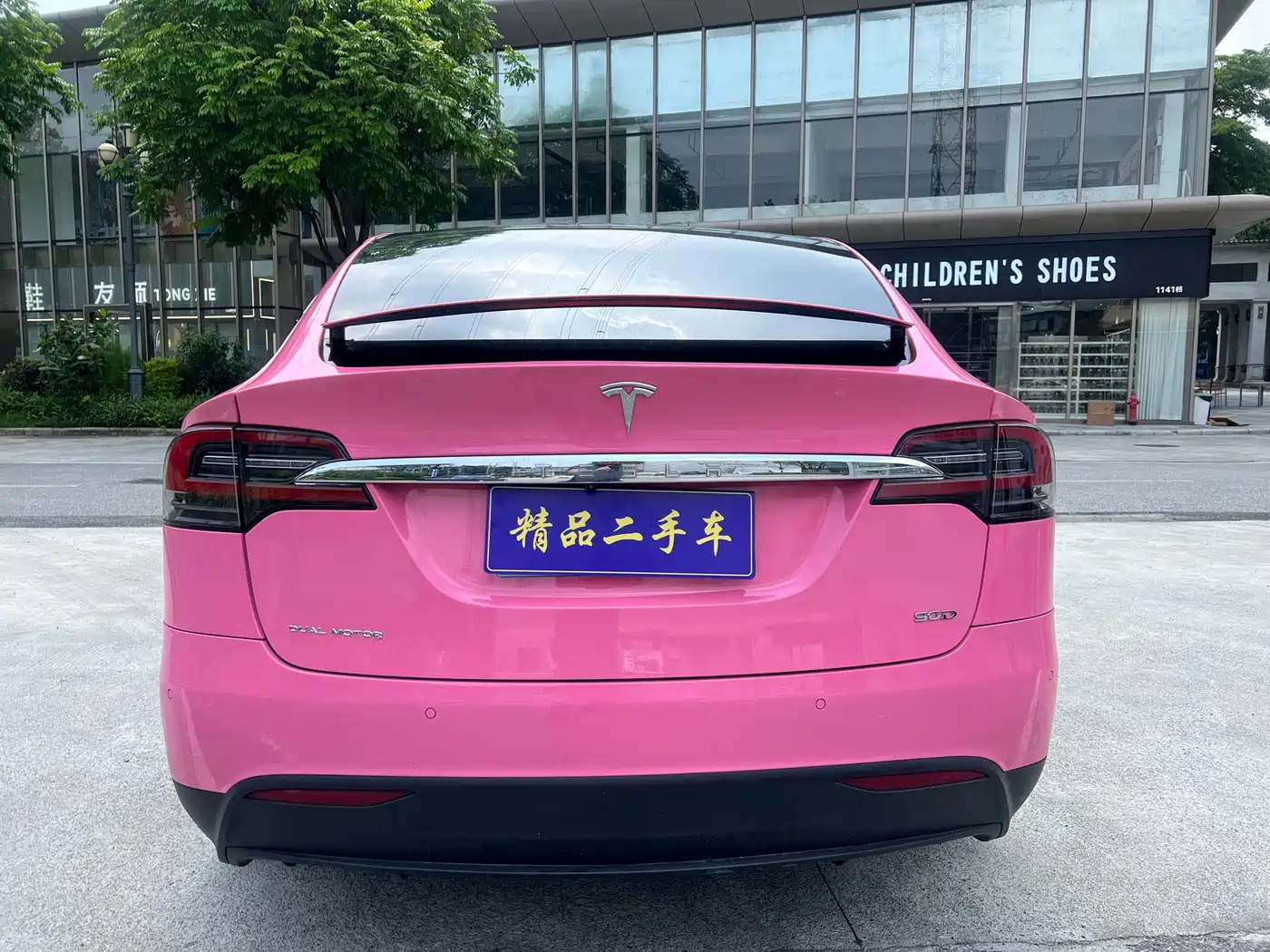 TESLA MODEL X