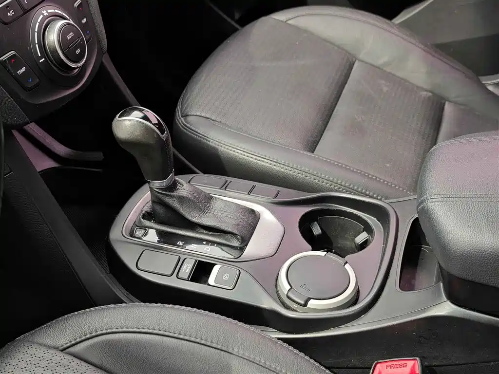 Hyundai Santa Fe 2013 Model 2.4L Automatic 2WD Smart фото 9