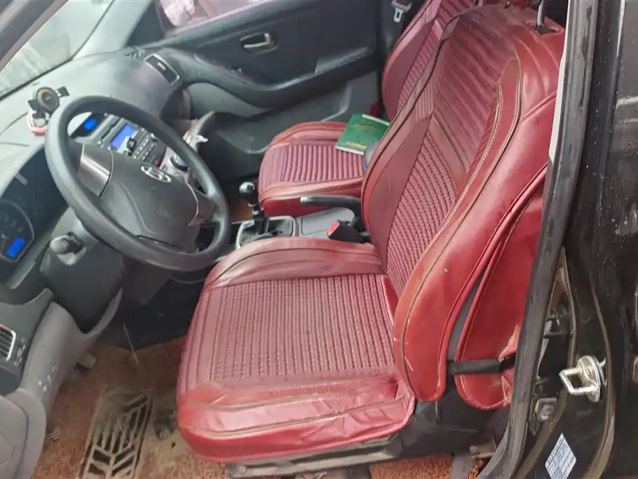 Hyundai Elantra 2011 1.6L Manual Comfort фото 9