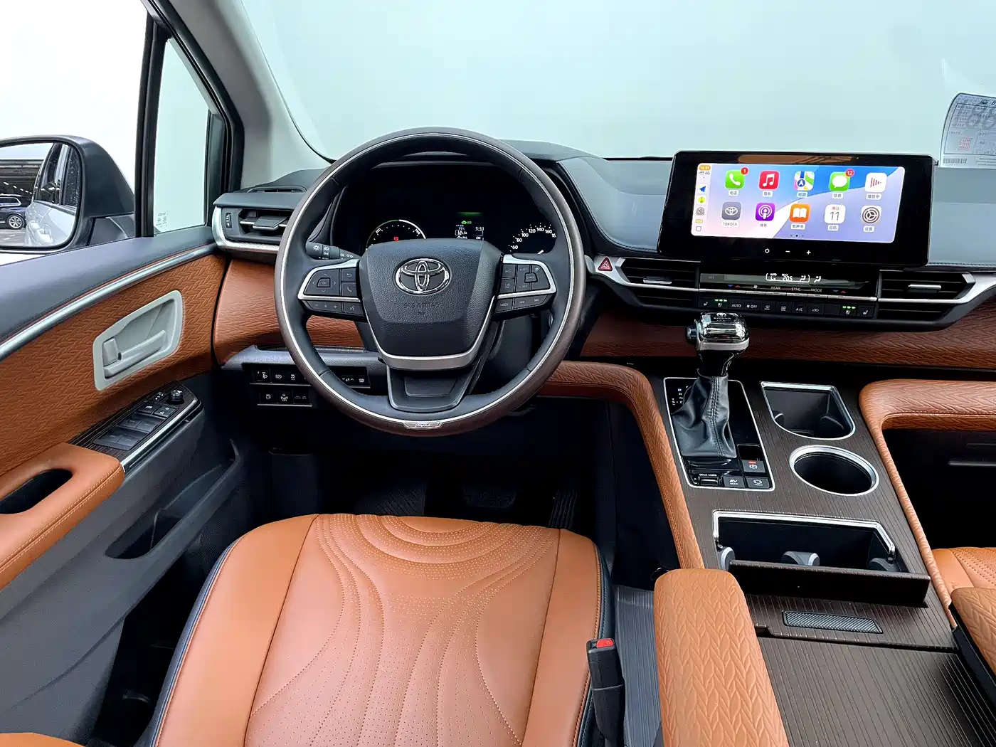 Toyota Sienna 2024 2.5L Hybrid Comfort Edition фото 14