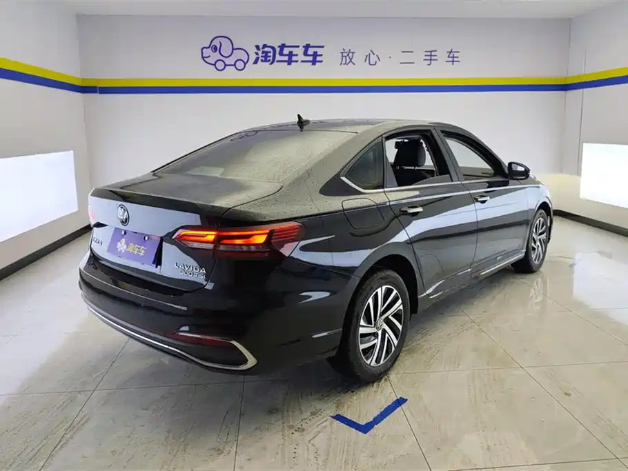 Volkswagen Lavida 2023 300TSI DSG Comfort Edition фото 3