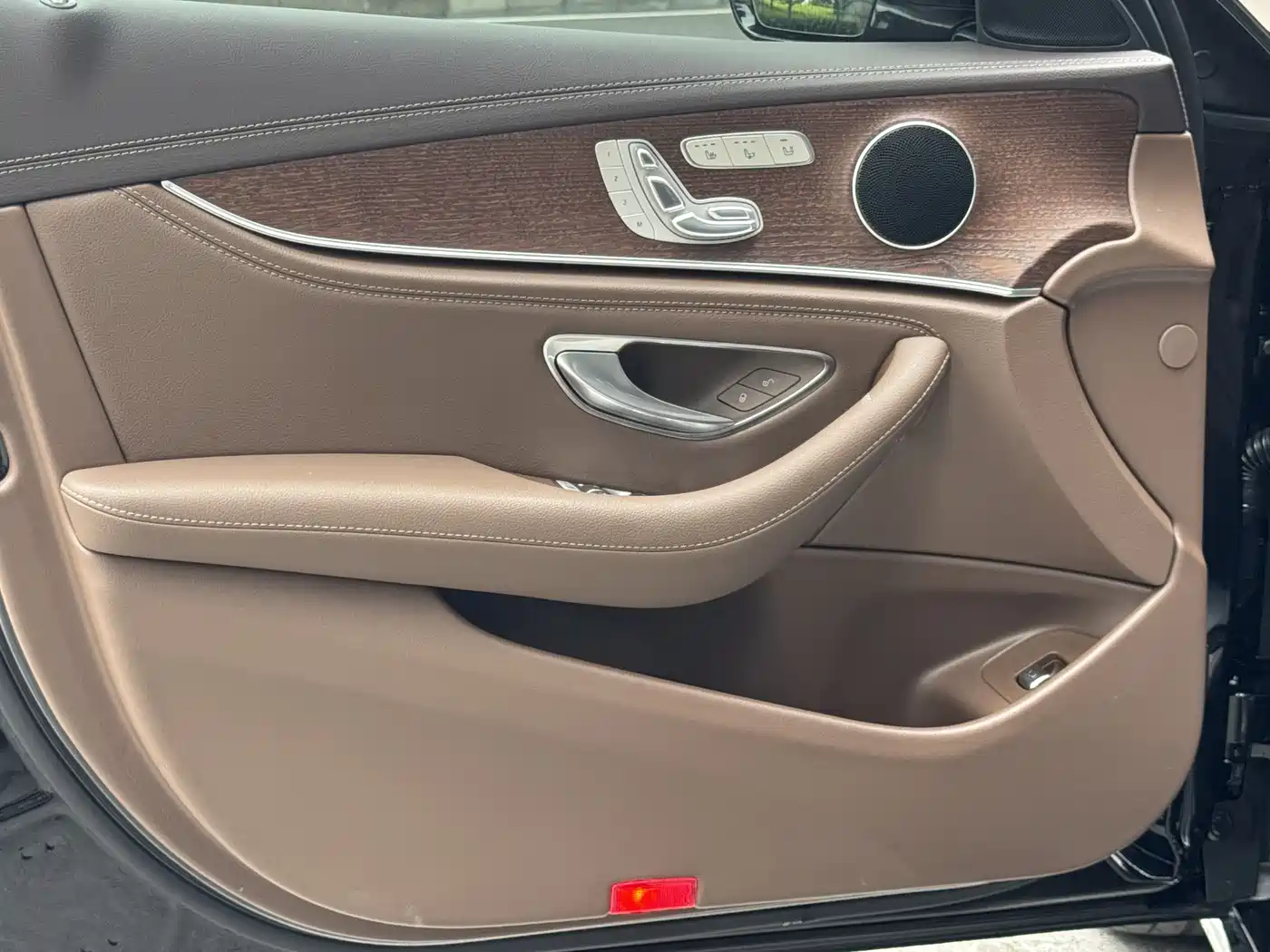 Mercedes-Benz E-Class 2023 E 300 L Fashion фото 16