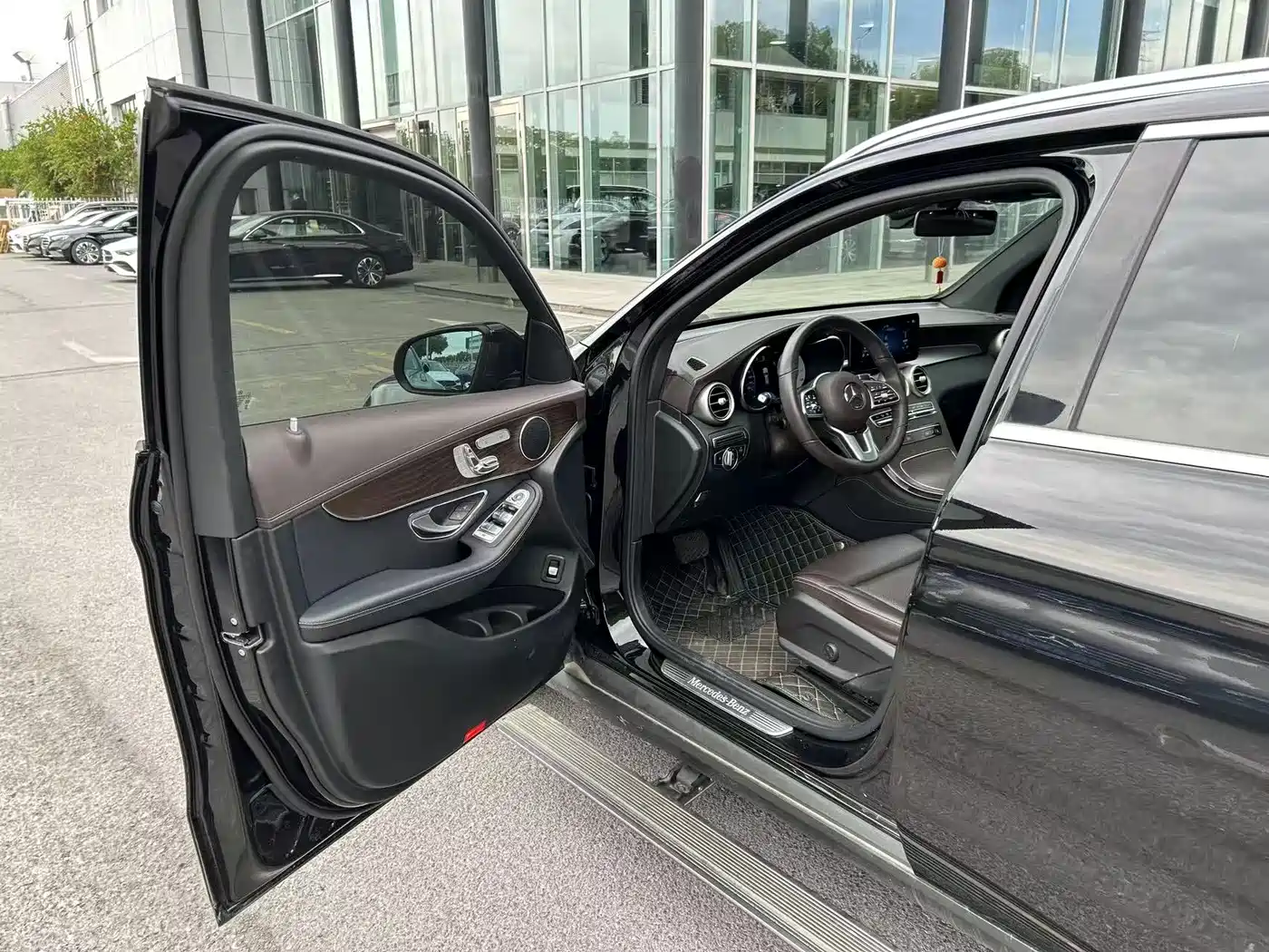 Mercedes-Benz GLC 2022 Model GLC 260 L 4MATIC Luxury Edition фото 11