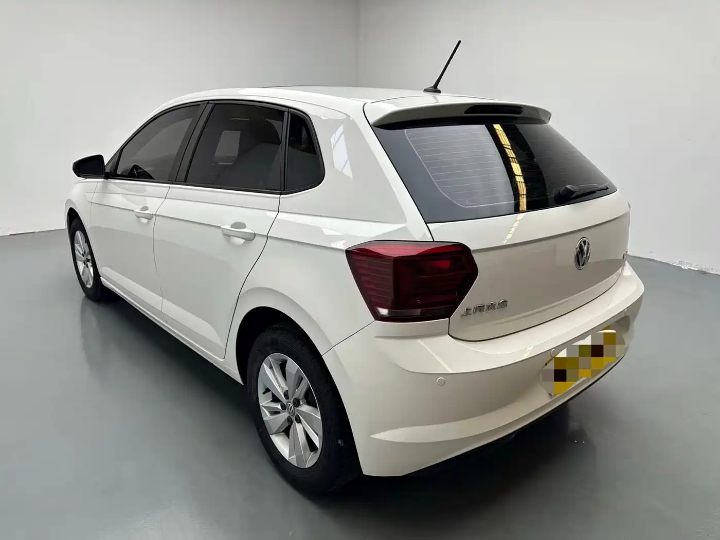 Volkswagen Polo 2019 Plus 1.5L Automatic Panorama Enjoyment Edition фото 7