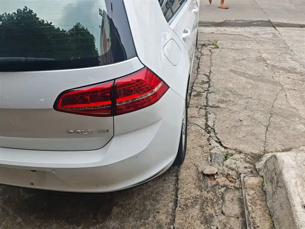 Volkswagen Golf 2016 230TSI Automatic Comfort фото 8