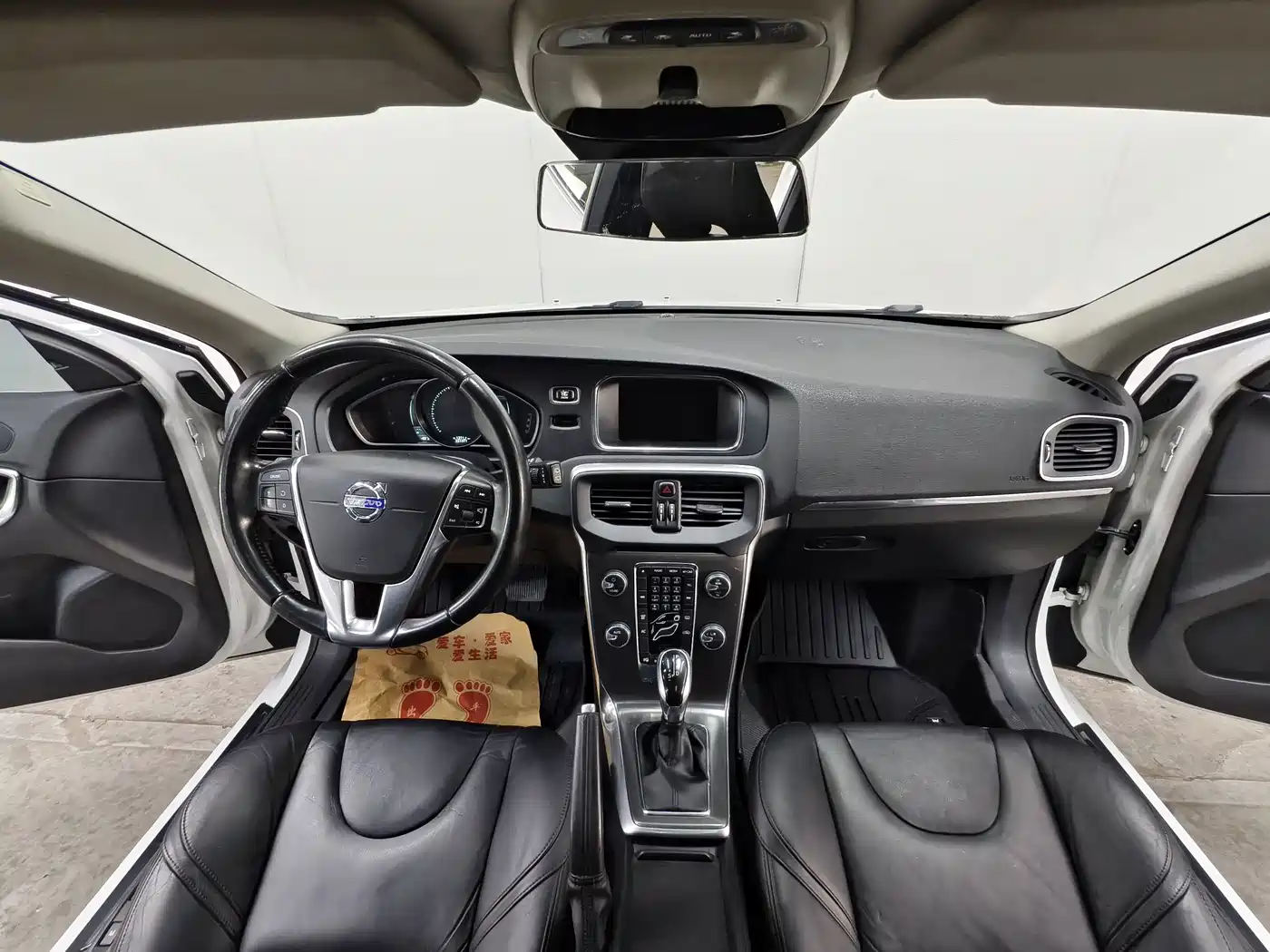 Volvo V40 2013 2.0T Elegance Edition фото 9