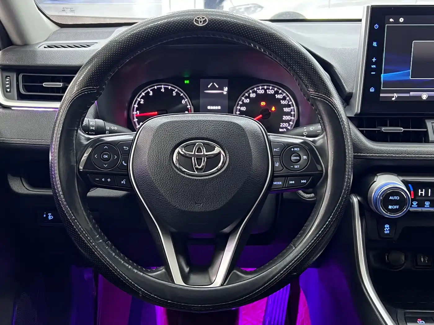 Toyota Wildlander 2022 2.0L CVT FWD Luxury Edition фото 17