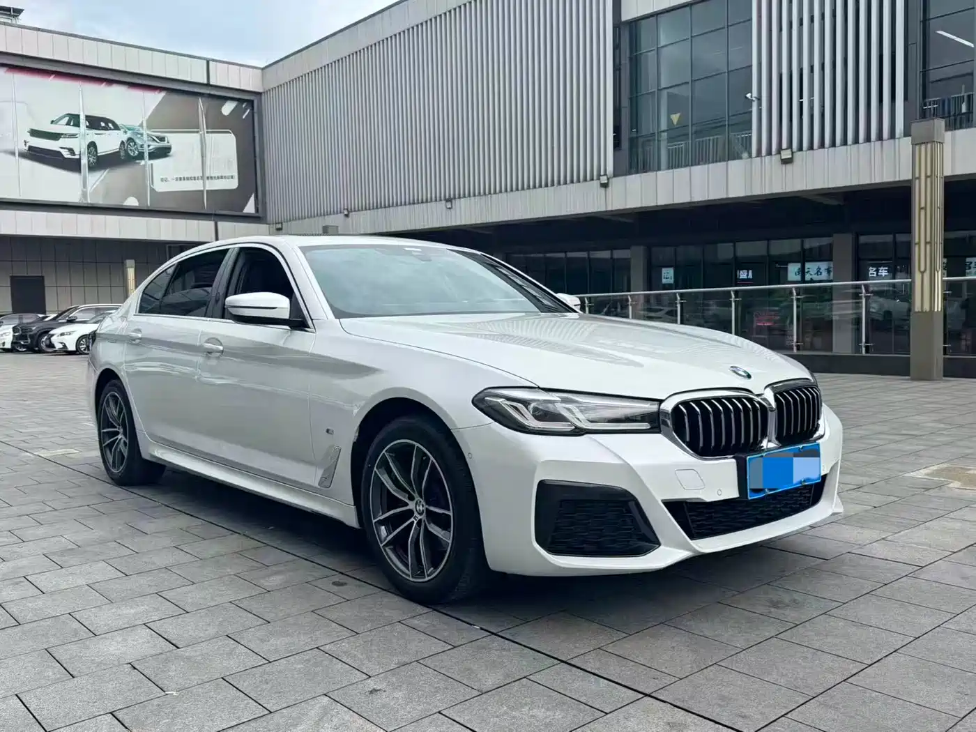 BMW 5 Series 2022 525Li M Sport Package фото 2