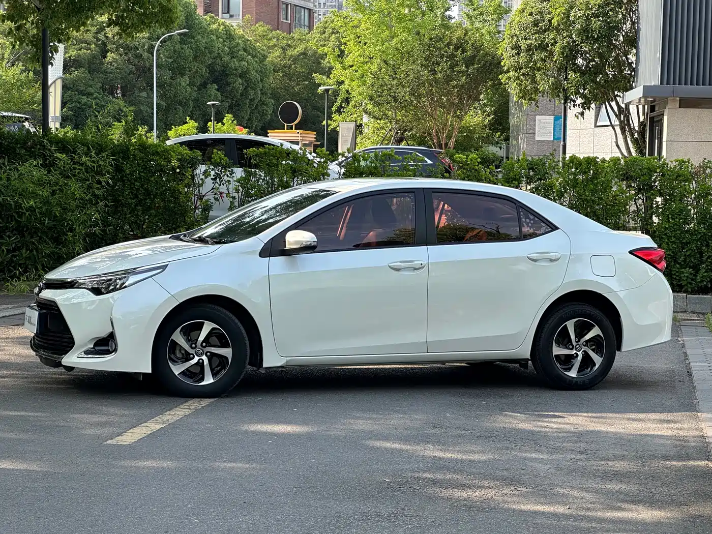 Toyota Levin 2017 Facelift 185T CVT Elite (China V) фото 5