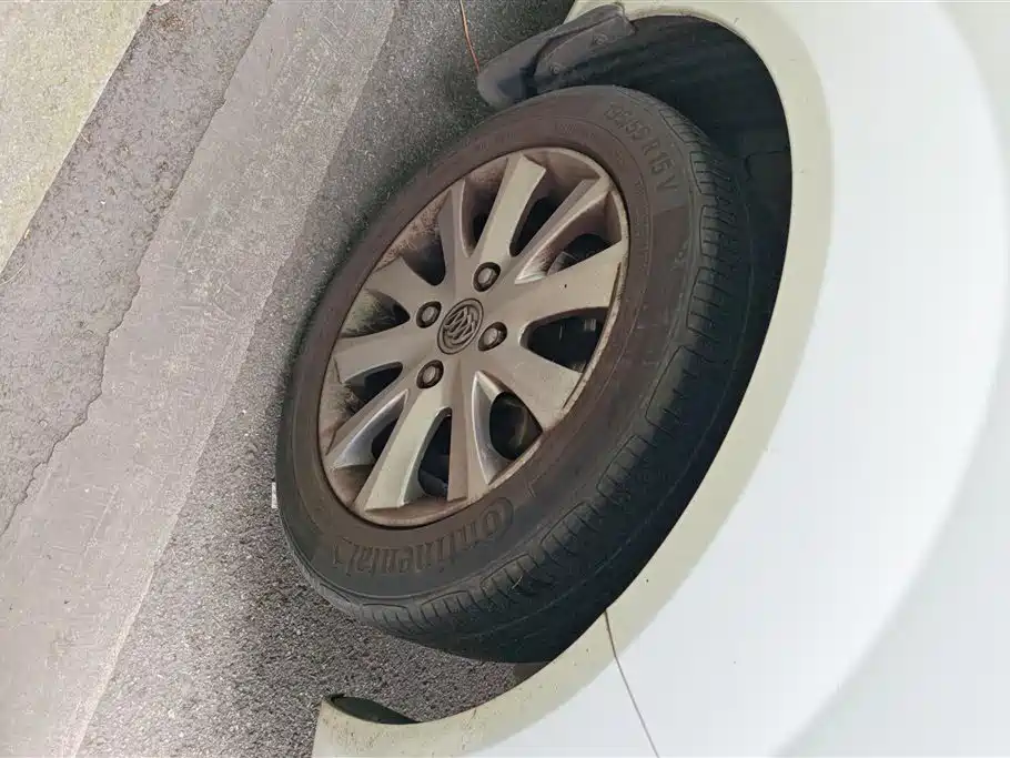 Buick Excelle 2013 1.5L Manual Classic Edition фото 6