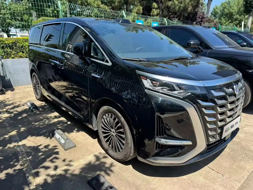 Denza D9 2025 DM-i Smart Drive Edition 1020 AWD Prestige