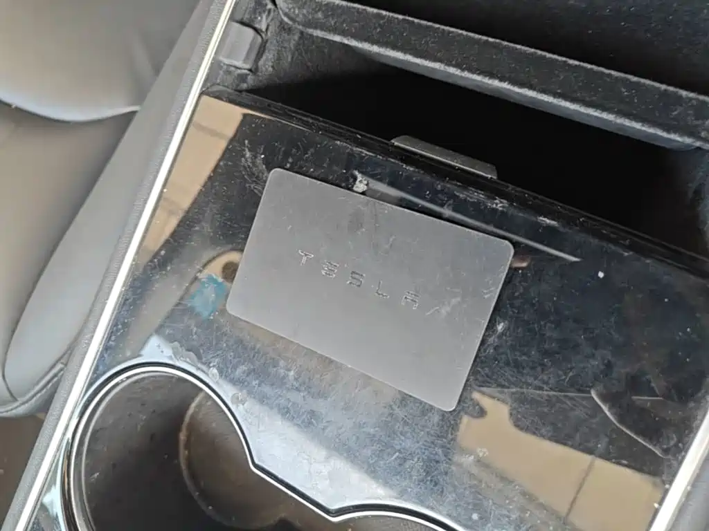 Фото 9 - Tesla Model 3